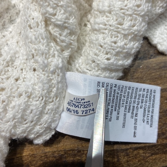 Ivory color American eagle outfitter lace up front long sleeve sweater medium - Picture 8 of 8